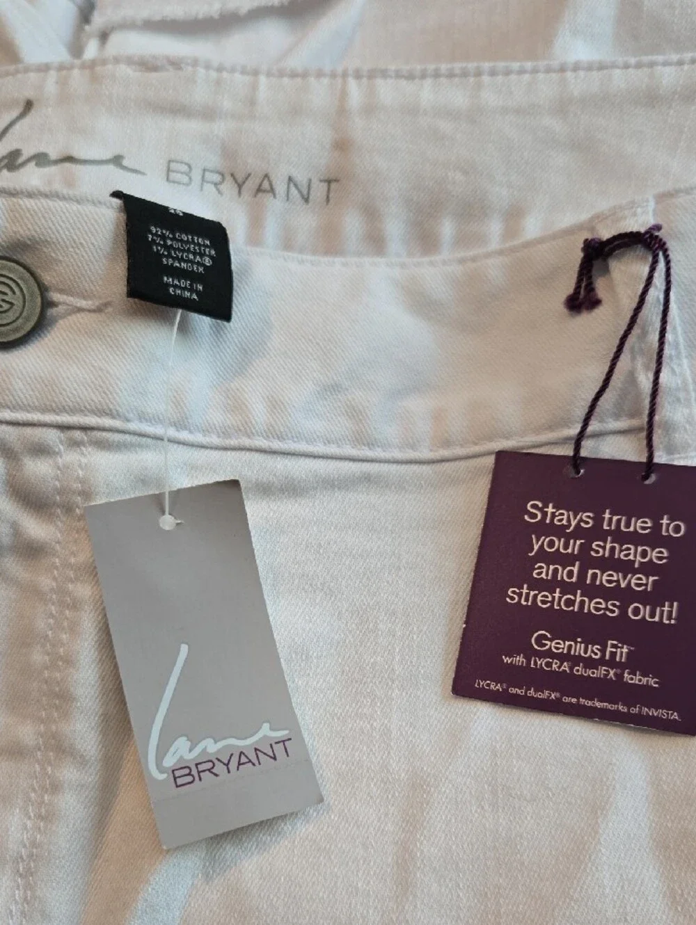 NWT Lane Bryant White Bermuda Shorts Sz 28 Genius Fit - Picture 2 of 11